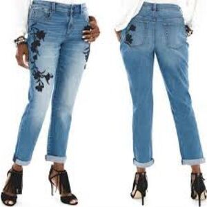 Chico’s Y2K Boho Embroidered Boyfriend Ankle Jeans • Floral Denim • Relaxed Fit
